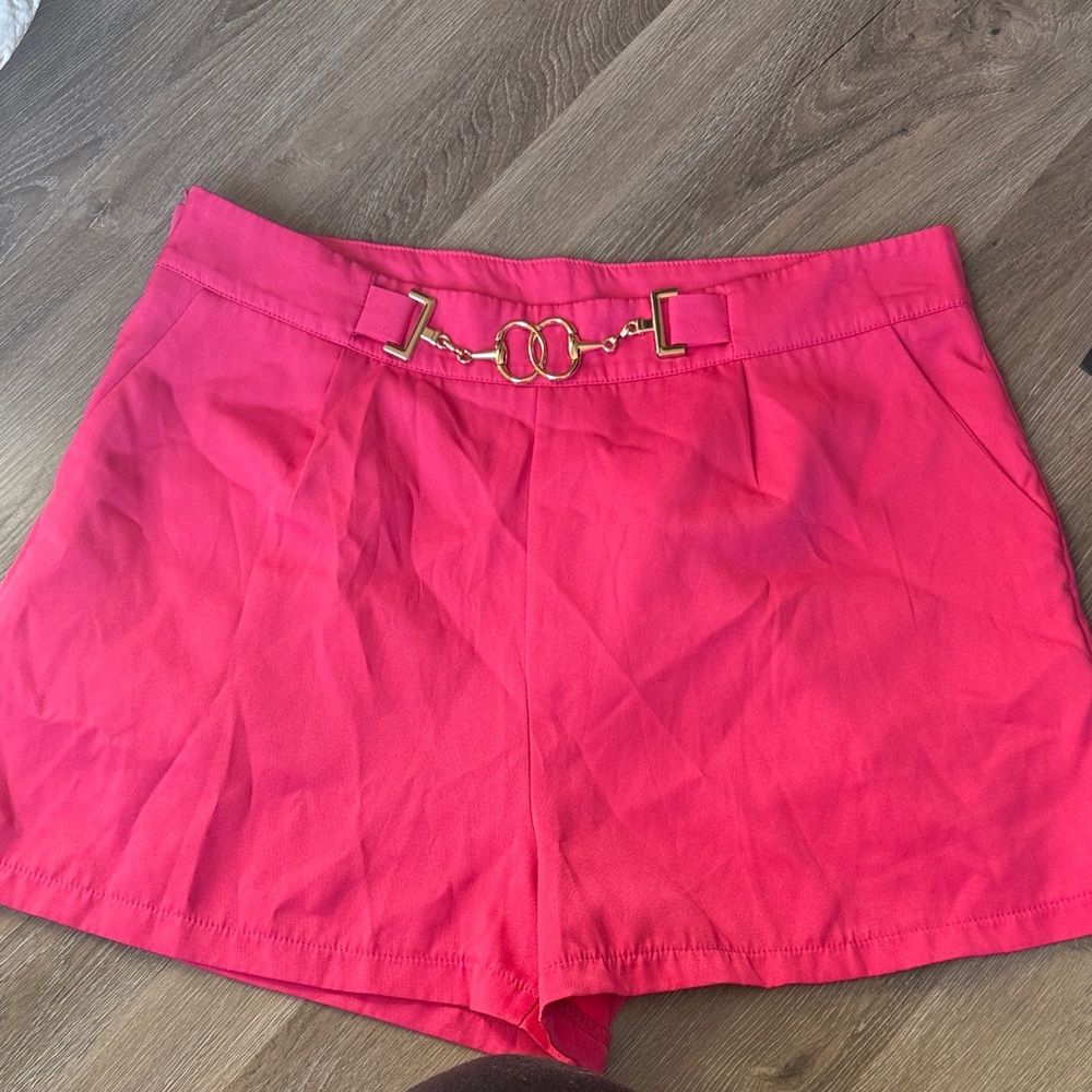 🎉🎉Stylish Pink Women's Shorts with Gold Accent